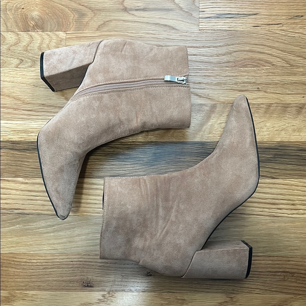 Elegant Tan Ankle Boots